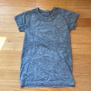 Lululemon gray workout top